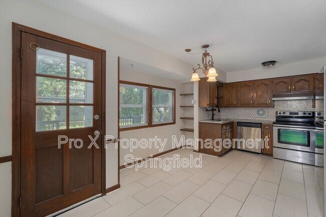 Photo - 3332 S Southlyn Pl