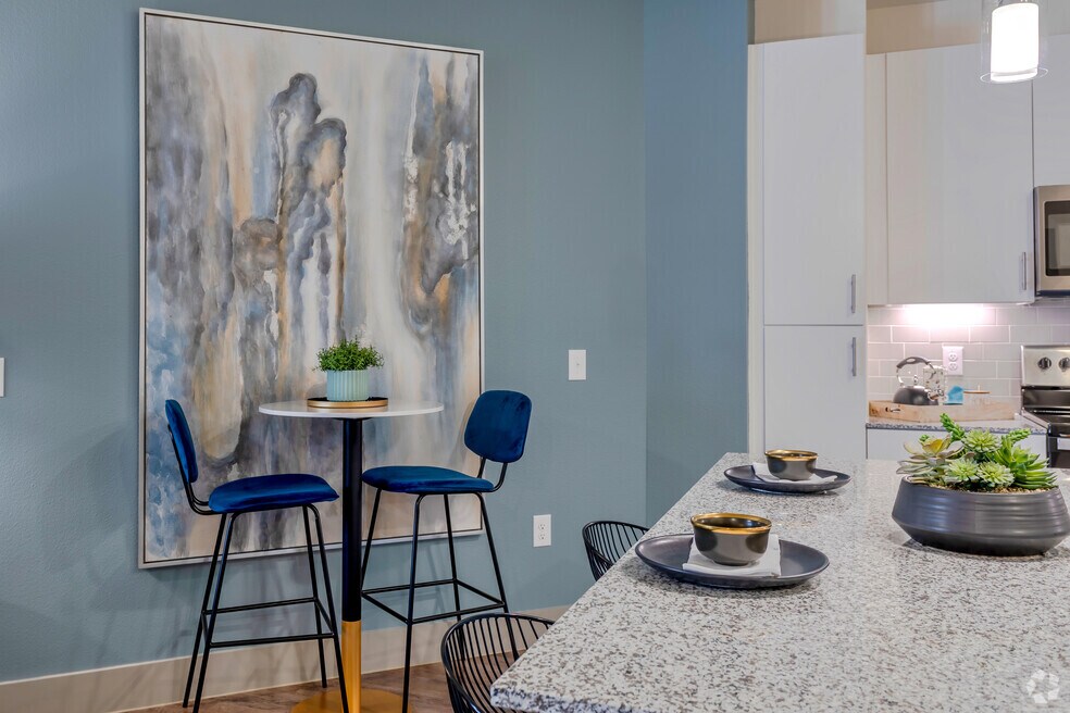 1BR, 1BA - 683 SF A4e - Comedor