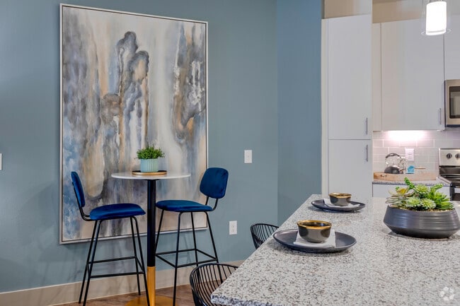 1BR, 1BA - 683 SF A4e - Comedor