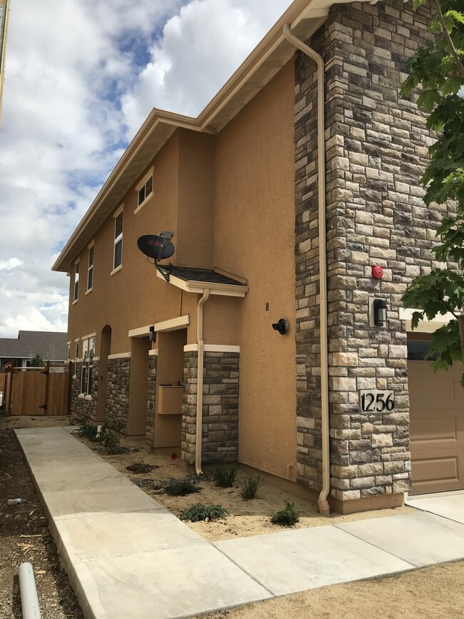 3/ 2.5/ 2 Townhouse in Gardnerville, The R... - 3/ 2.5/ 2 Townhouse in Gardnerville, The R...