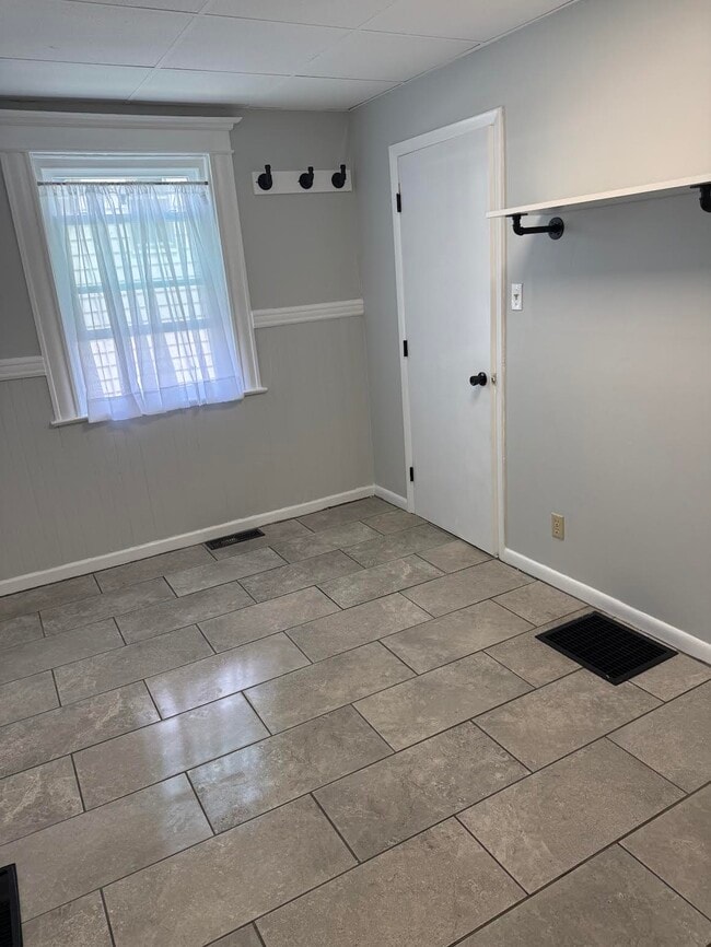 Photo - 7 Bacon St Unit side
