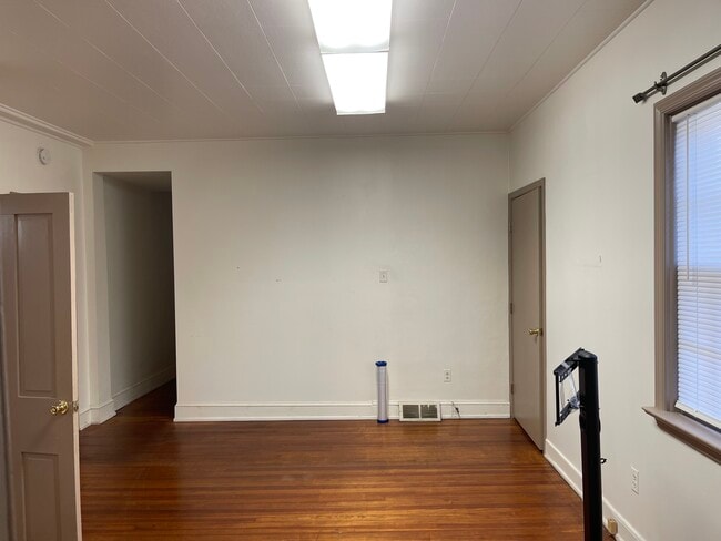 Living Room - 42 S State St Unit 4