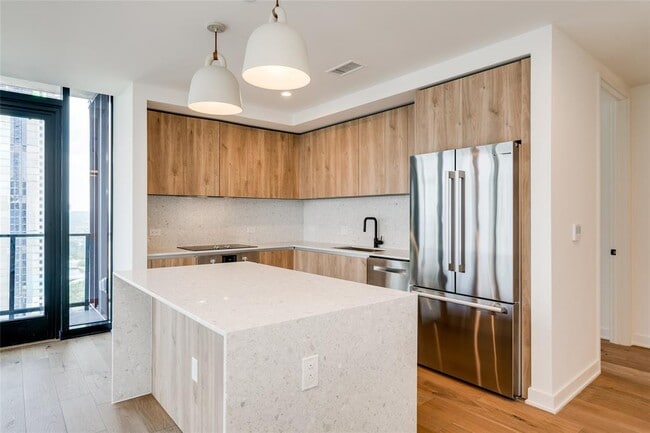 Building Photo - 84 East Ave Unit 3409