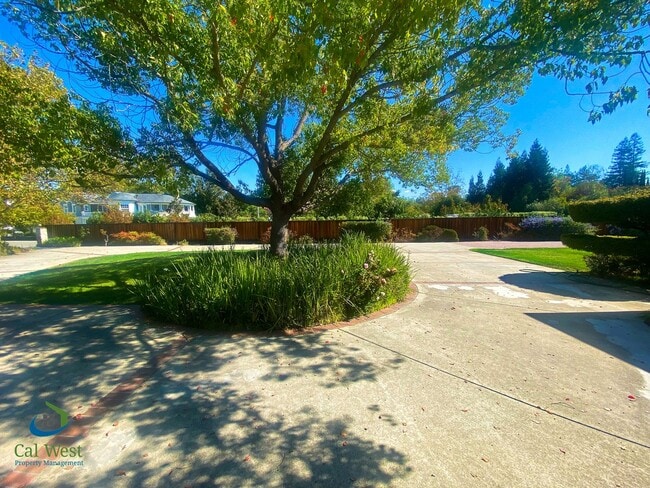 Photo - $9595 - 6 Bed/4.5 Ba Executive Home in Los Altos HIlls/With Pool/Separate Inlaw Unit