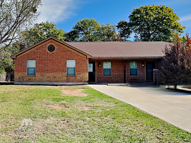 Photo - 414 N Ave E House