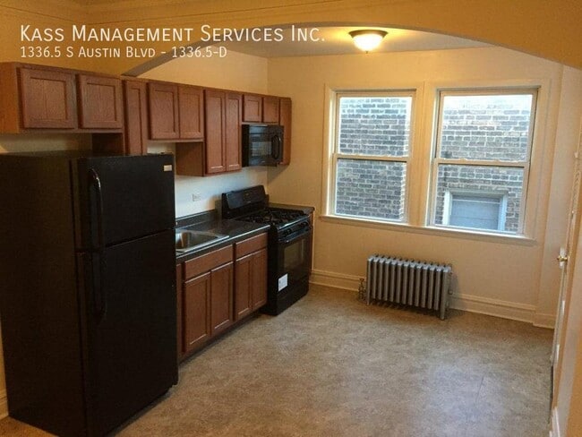 Building Photo - 1336.5 S Austin Blvd Unit 1336.5-D