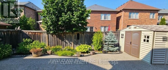 Photo - 239 Dalgleish Garden