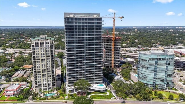 Building Photo - 2912 W Santiago St Unit 404 Rental