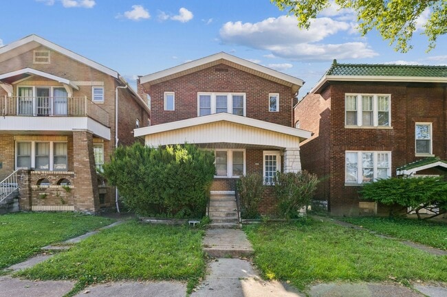 5512-5514 S Grand Blvd - 5512-5514 S Grand Blvd Apartment Unit 5514 S Grand Blvd - Upper