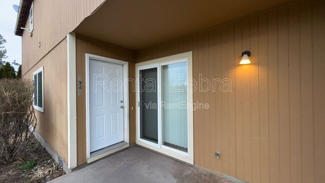 Photo - 1945 SW Canyon Dr