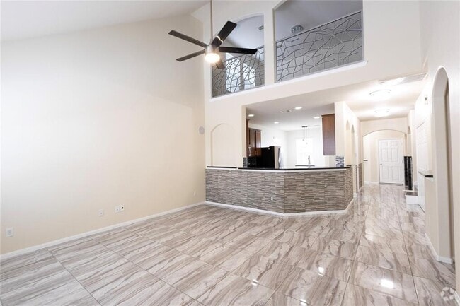 Building Photo - 6442 Wilshire Lakes Rental