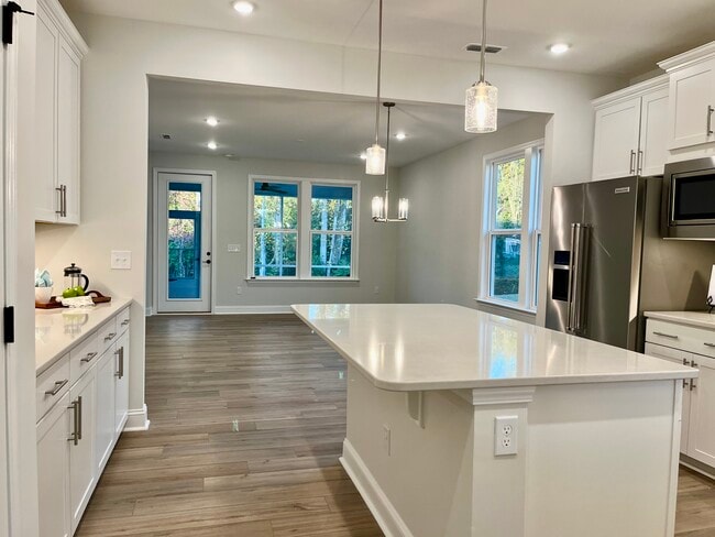 Photo - 1609 American Beech St