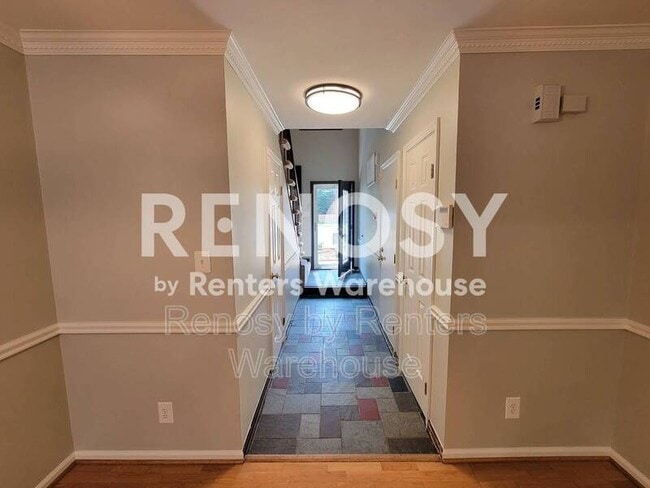Photo - 914 Wildwood Square Ct
