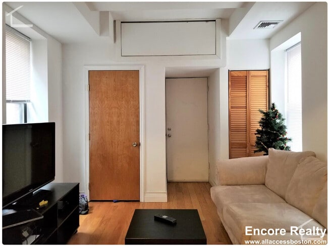 Photo - 64 Louis Prang St Unit #3