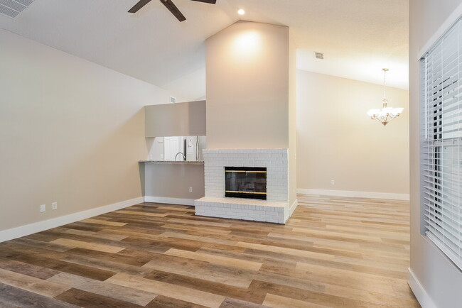 Photo - 12791 Serenade Cir N