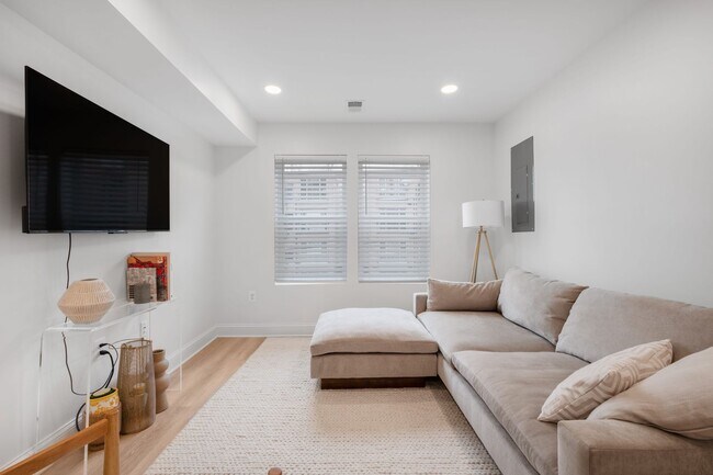 Photo - Newly Renovated 3 BR/2 BA Apartment in Ana... Unit ( A)