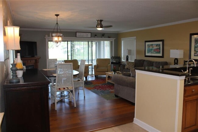 Photo - 335 Windrush Loop Unit 335