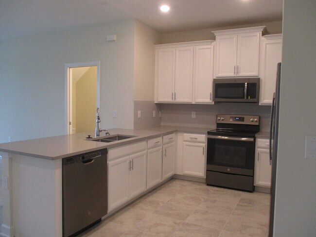 Photo - 4BD/2.5BA Townhome in Sawgrass Plantation!