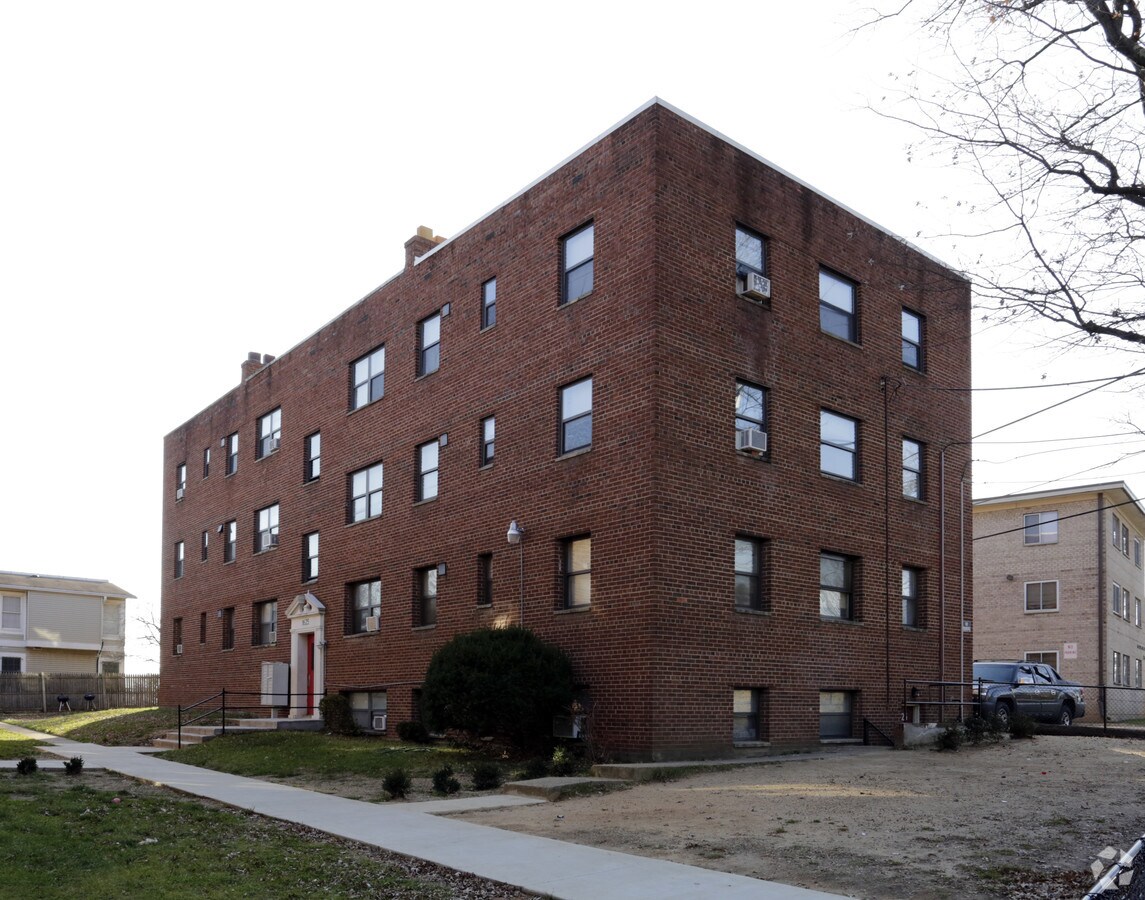 Photo - 1625-1633 Morris Rd SE Apartments