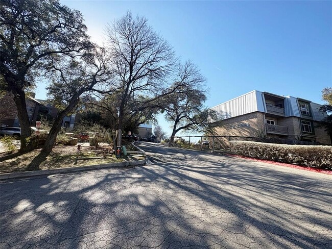 Photo - 620 S 1st St Unit 201