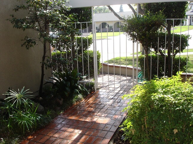 Photo - 1838 Coolcrest Way