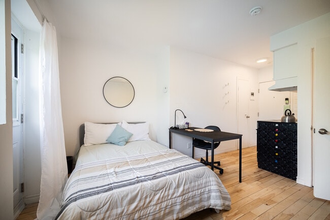 Photo - 820 Rue Roy E