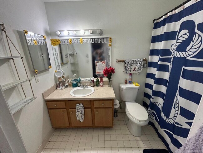 Photo - 2445 SW 18th Terrace Unidad 103