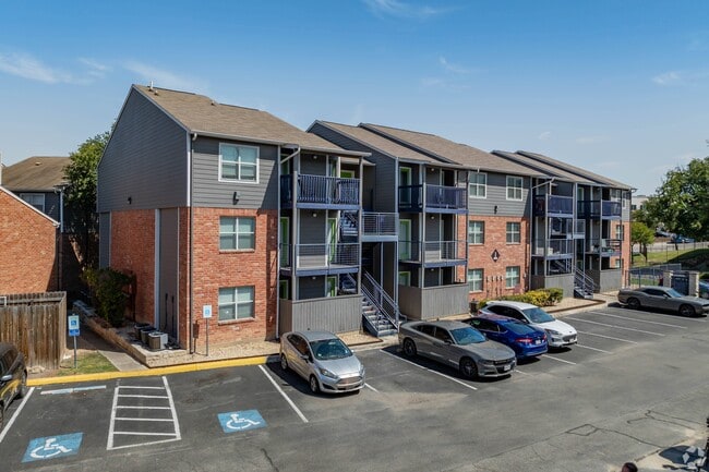Oaks of Northgate Apartment Homes