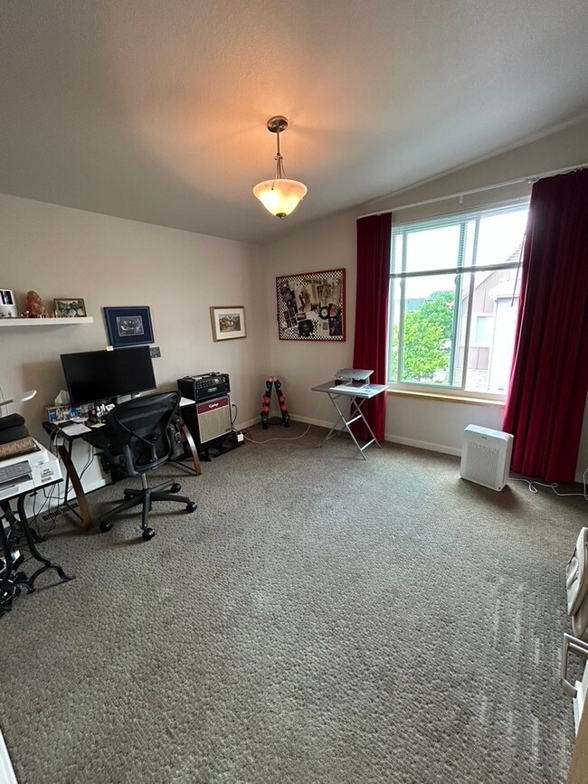 Building Photo - 2164 E Hecla Dr Unit A Rental