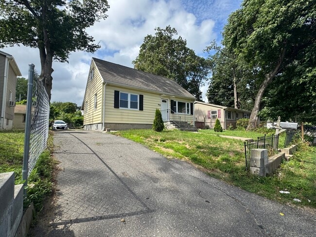 Photo - 888 Platt St House