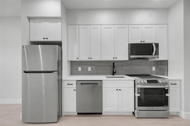 Building Photo - 10 Market St Unit C