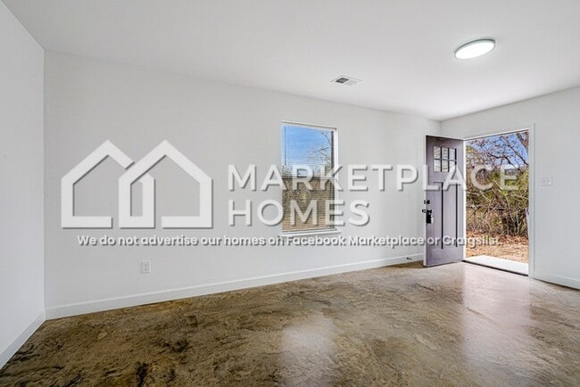 Photo - 853 Kippley St