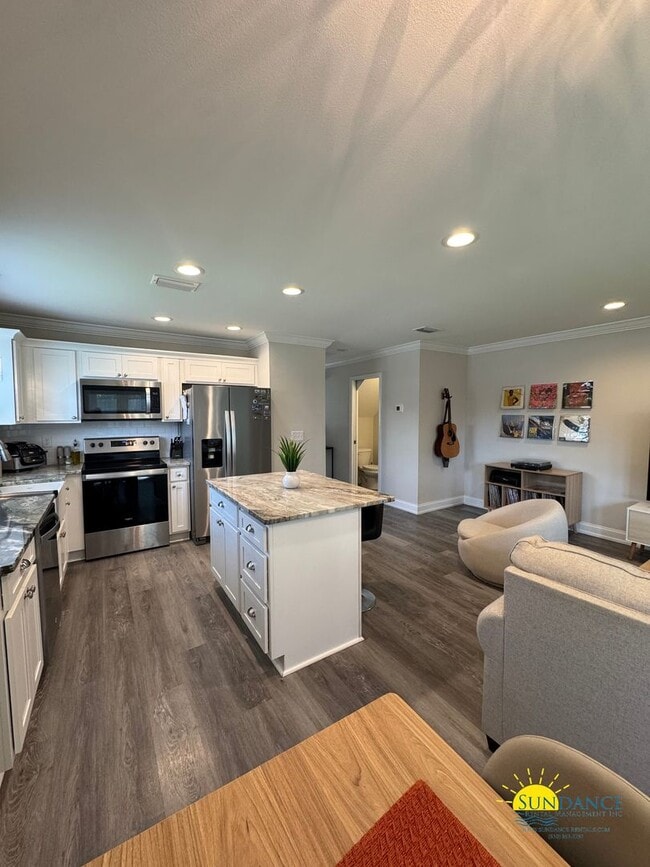 Photo - Beautiful 3BR/2.5BA Townhome inNiceville-Near Eglin AFB!