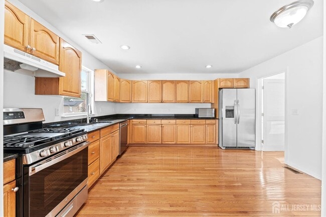 Building Photo - 1625 Mabel St Rental