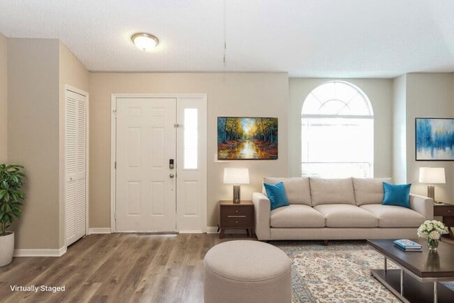 Photo - 1917 Excalibur Dr