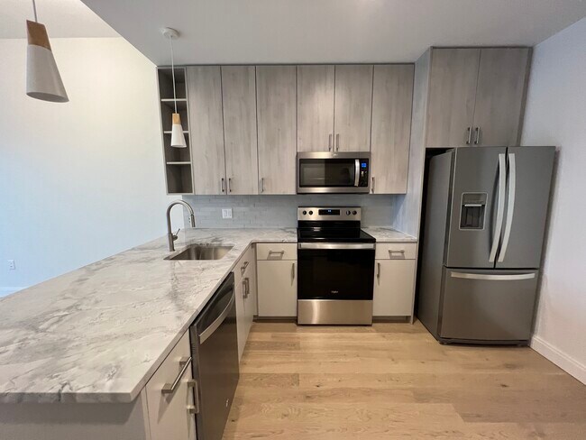 Photo - 55 Brighton Ave Unidad 202