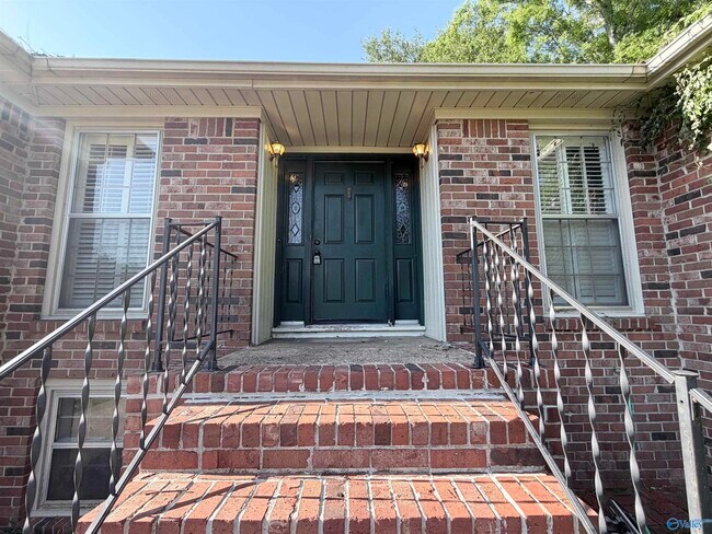 Photo - 8711 Edgehill Dr SE