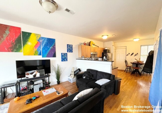 147 Marcella St