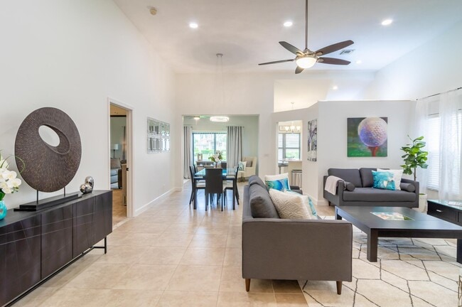 Photo - 873 Windermere Way