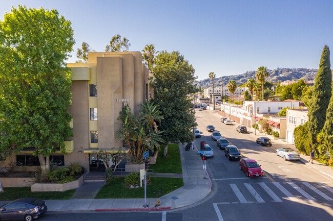 Photo - Orange Apartments
