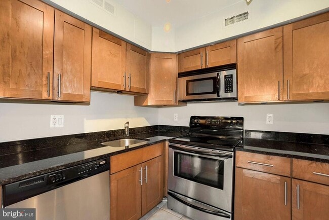 Photo - 3611 38th St NW Unit 403