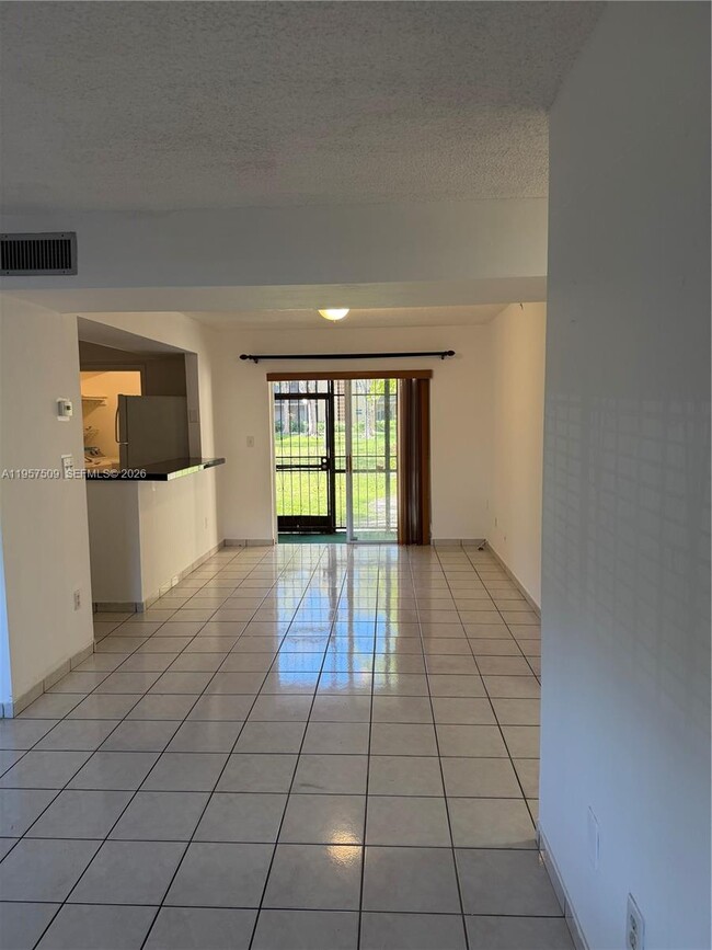 Building Photo - 8401 SW 107th Ave Unit 129E