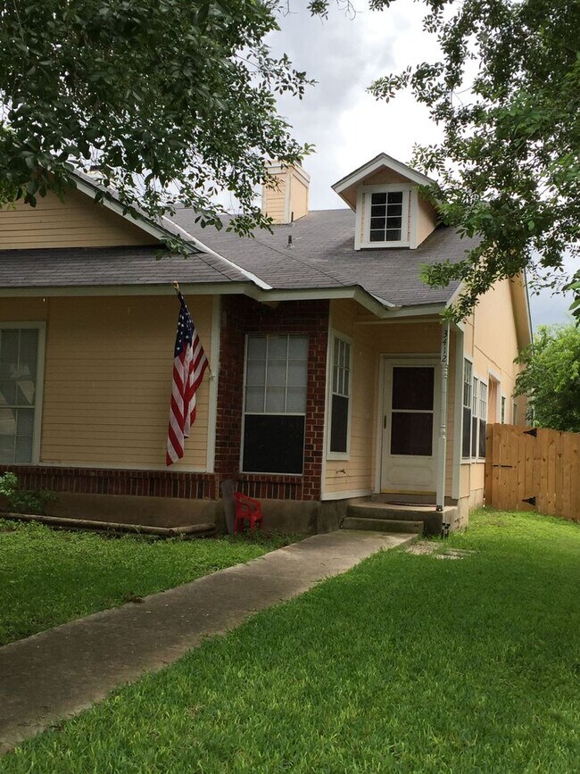 Photo - COMING SOON! Stoneridge Duplex Well-Maintained 3 Bedroom