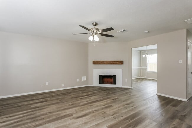 Photo - 2431 Fox River Ln
