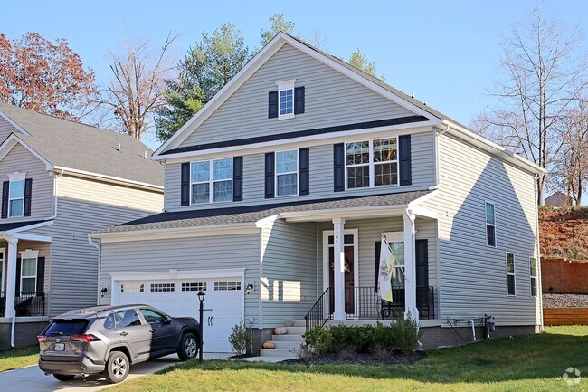 Building Photo - Spacious Riverwood Home