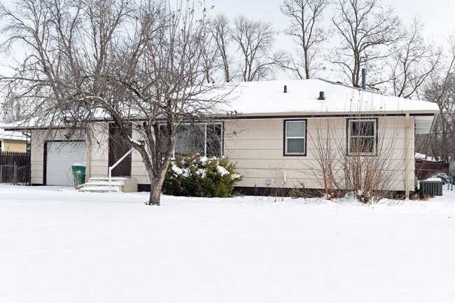 Building Photo - Charming Home for Rent in Brooklyn Center