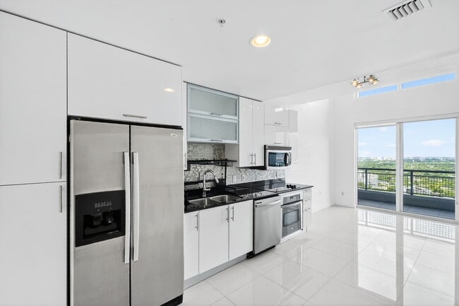 60 SW 13th St Unit 3209