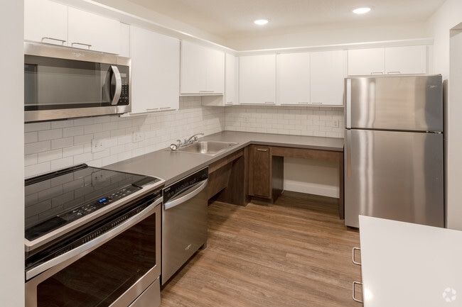 1 habitación, 1 baño, estudio - 805 pies cuadrados - The Markham