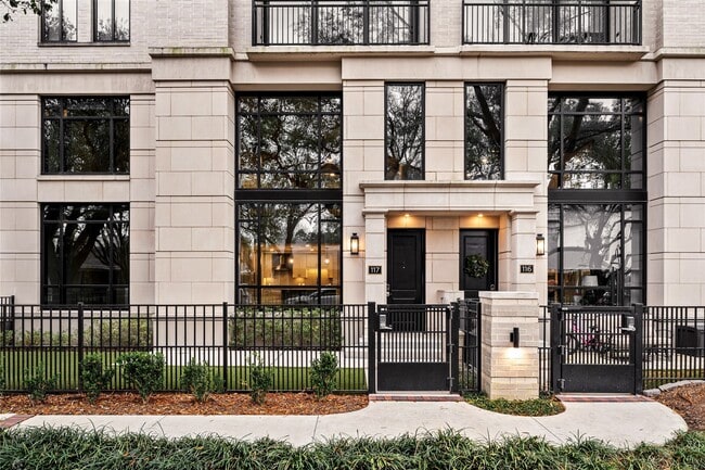 Building Photo - 2511 Willowick Rd