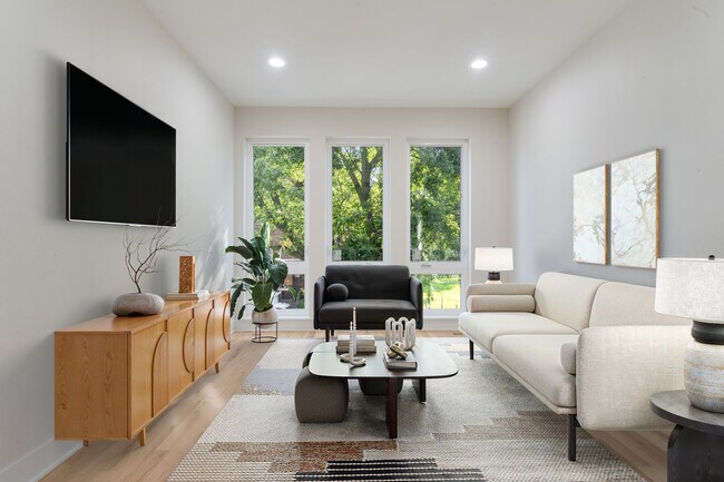 Photo - 6408 S Vernon Ave Unit 2